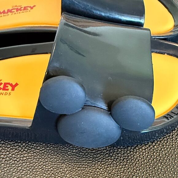 Melissa x Disney Beach Black and Yellow Slide Sandals size 8 - Picture 5 of 9